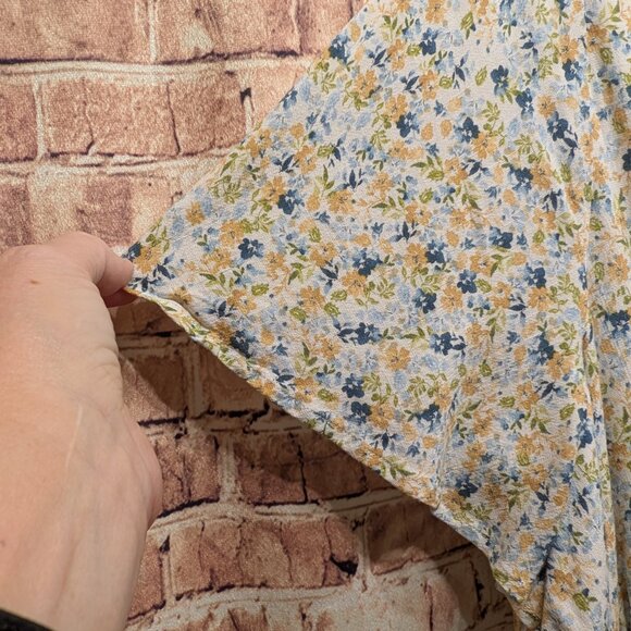 Torrid Floral Wrap Dress with Ruffle Hem Torrid Size 4 (26 or 4X) - Picture 4 of 13